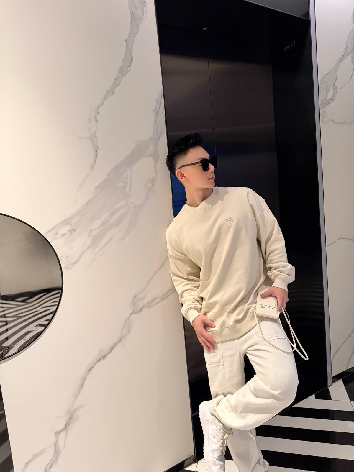 로에베 아나그램 풀오버 스웨트셔츠