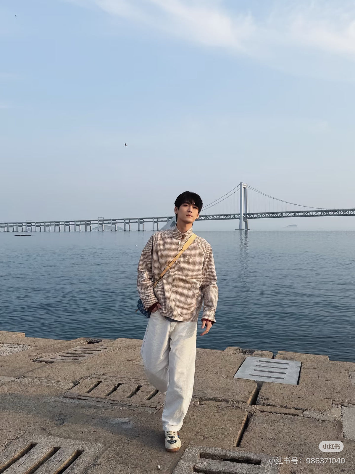 미우미우 체크 테크니컬 패브릭 블루종 자켓