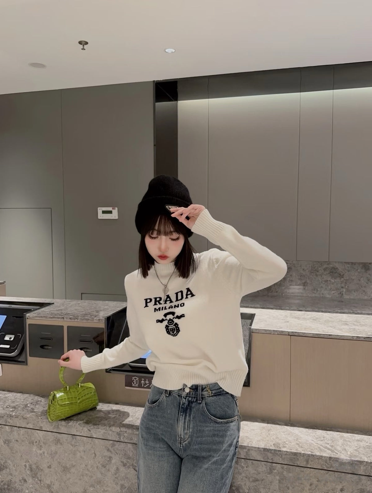 프라다 레터링 캐시미어 니트