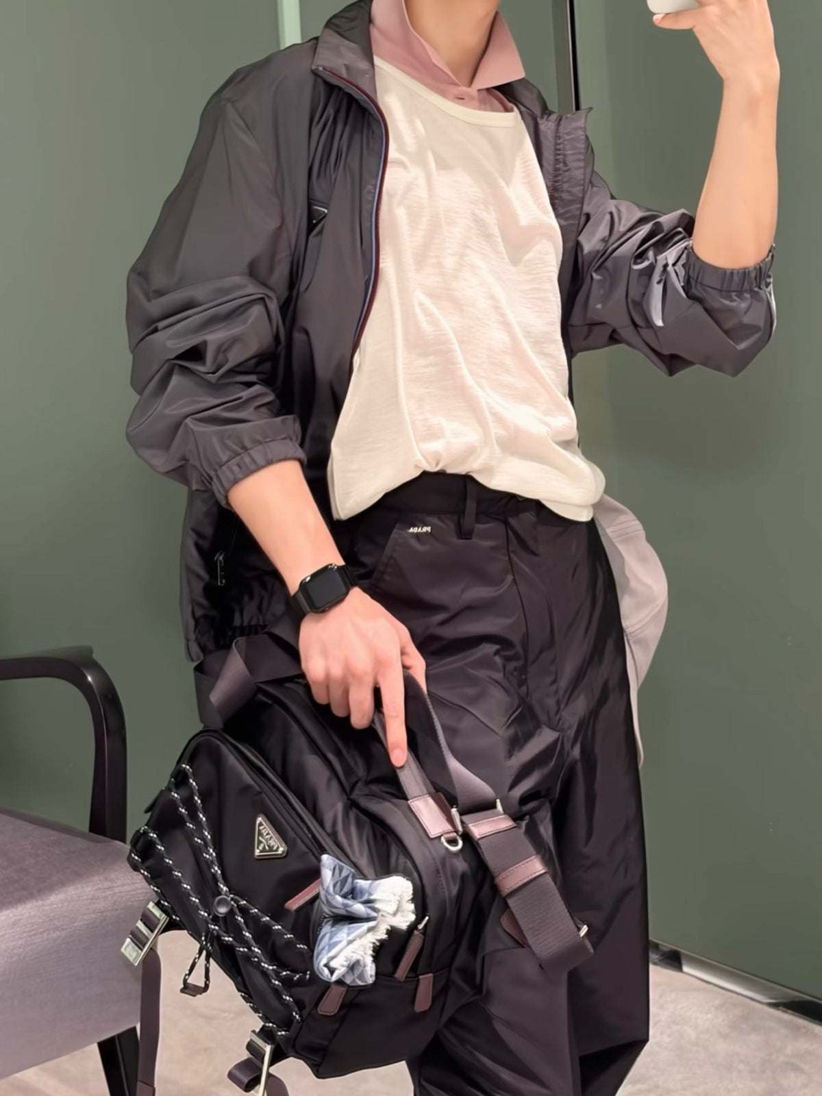 프라다 리나일론 집업 자켓