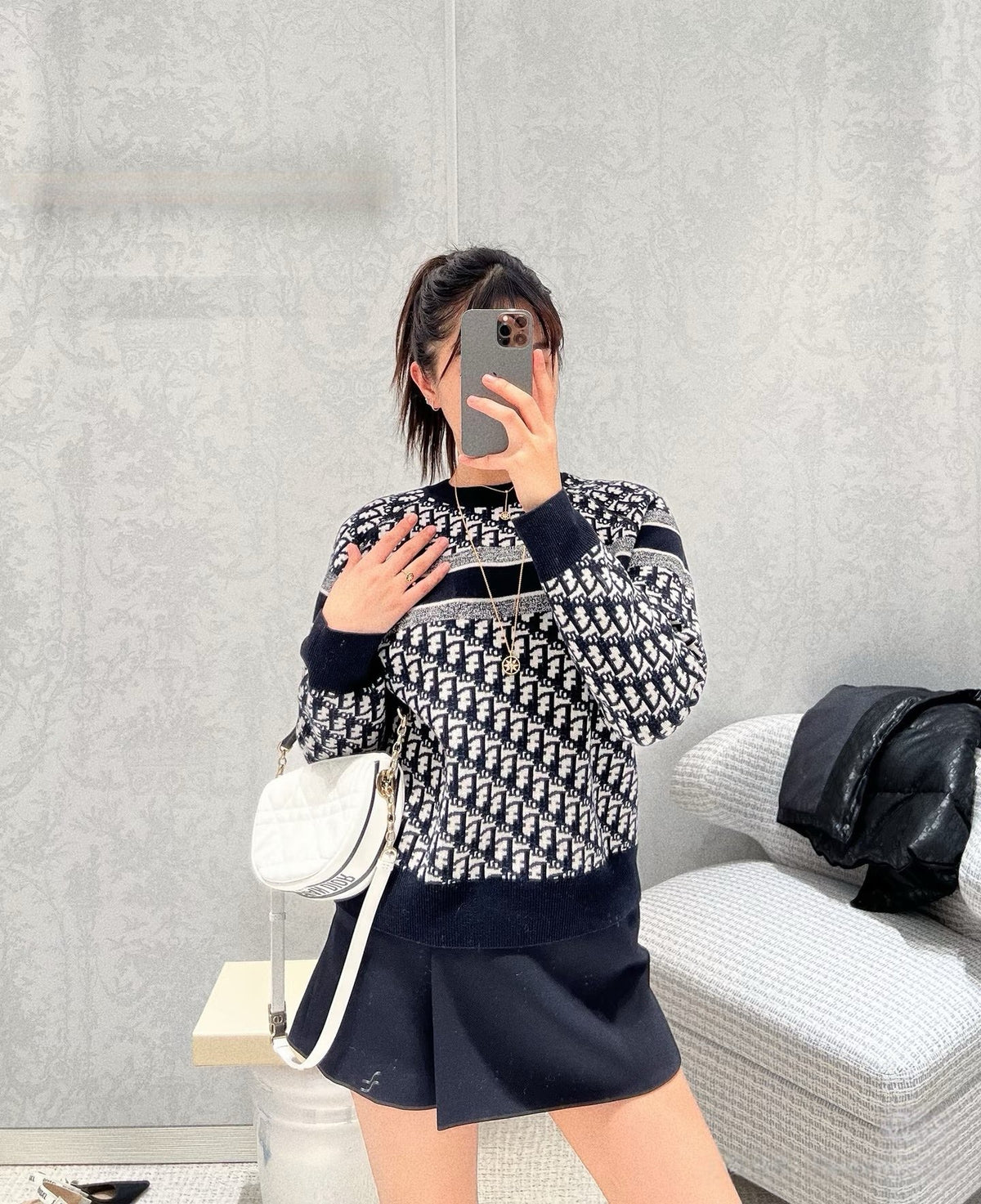 디올 리버서블 라운드 넥 스웨터