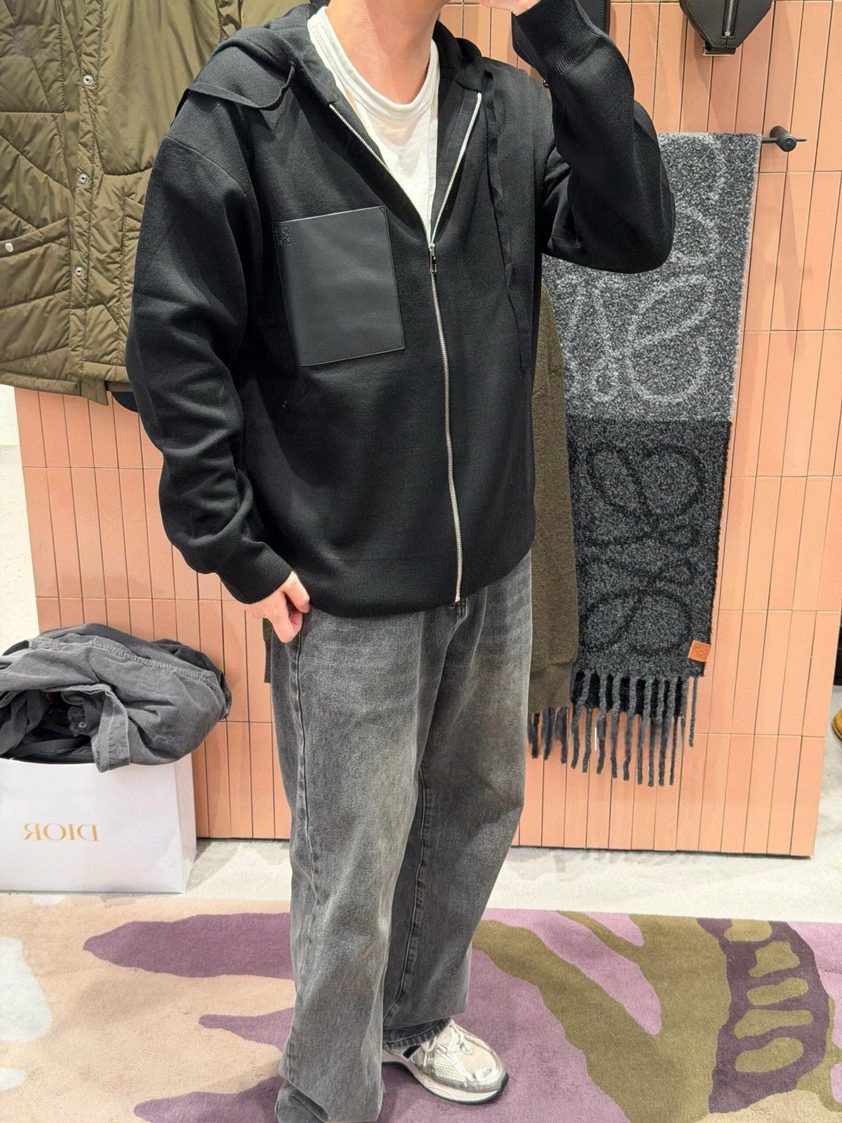 로에베 가죽 패치 포켓 울 후디