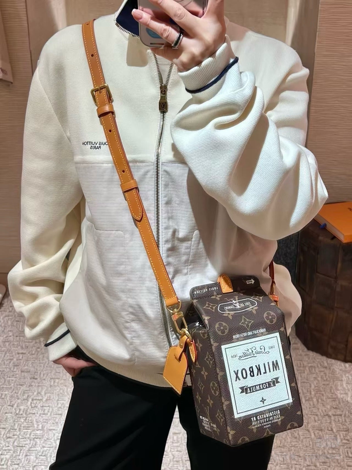 루이비통 하이브리드 니트 트랙 톱