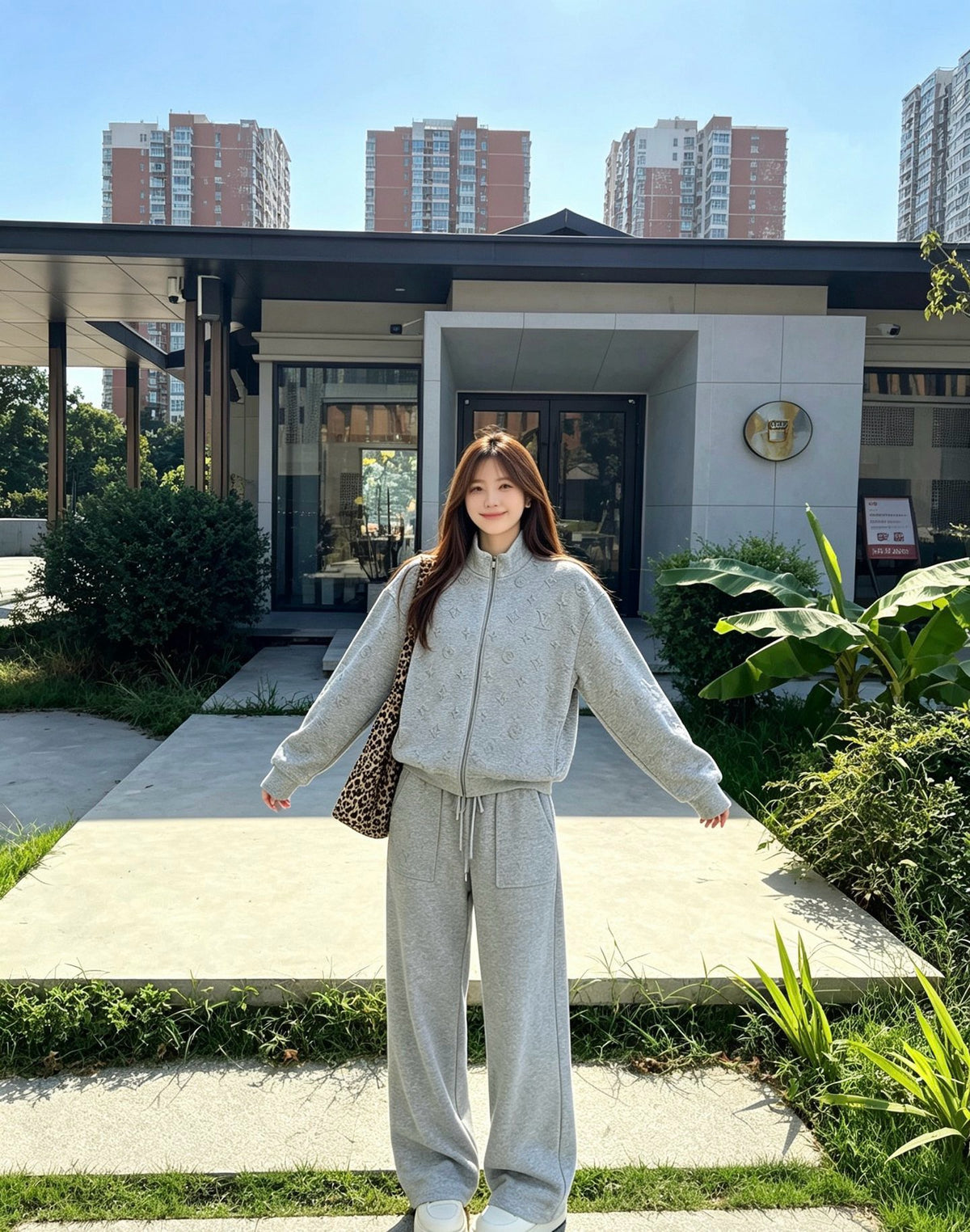 루이비통 모노그램 엠보스드 트랙 톱