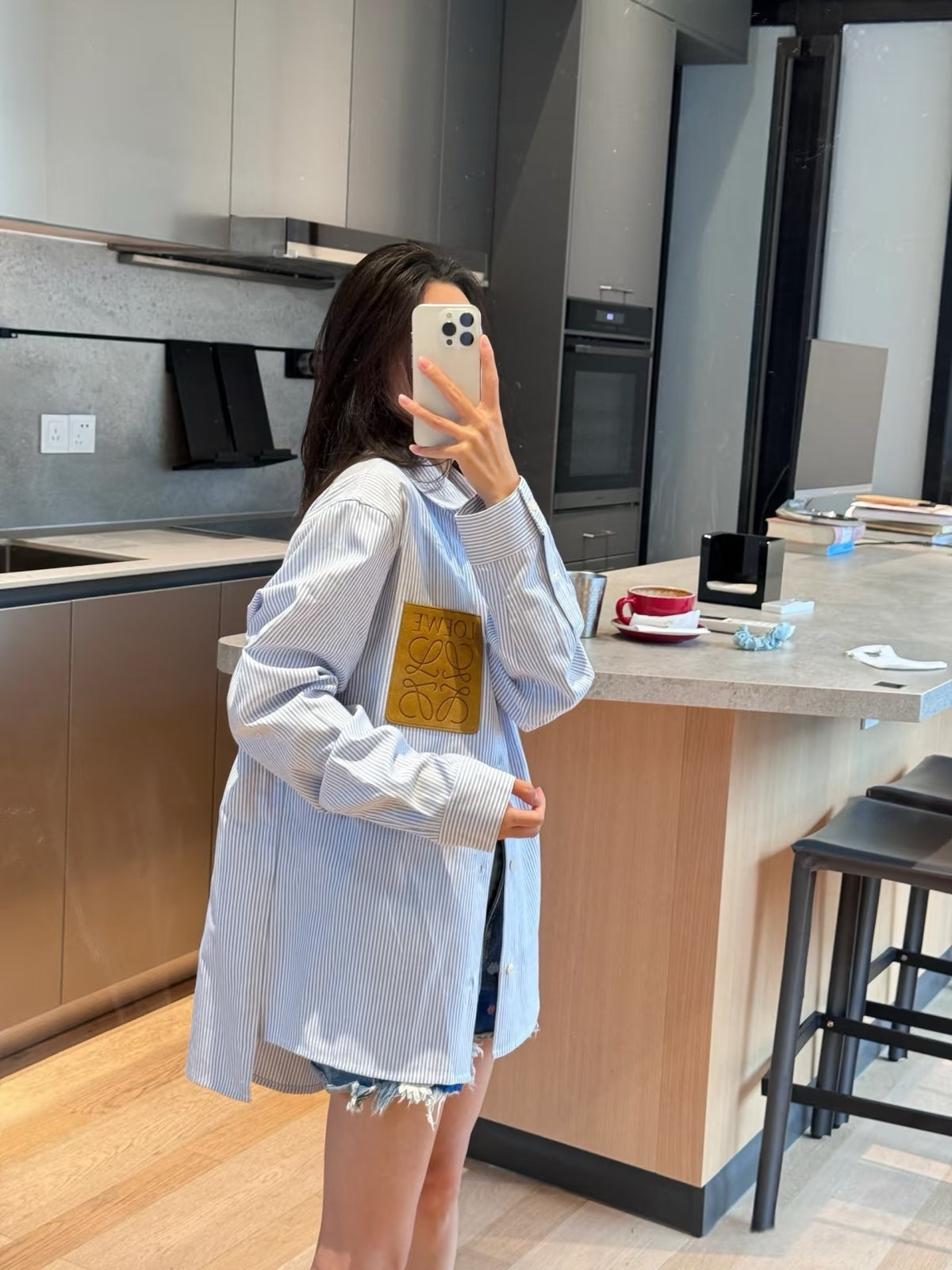 로에베 아나그램 패치 셔츠