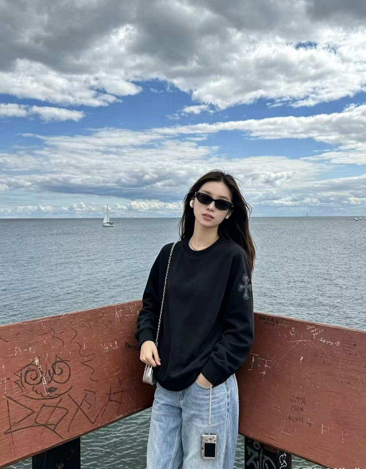 크롬하츠 레더 패치 맨투맨