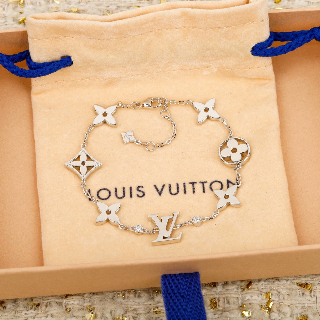 루이비통 이딜 블라썸 멀티 모티프 브레이슬릿