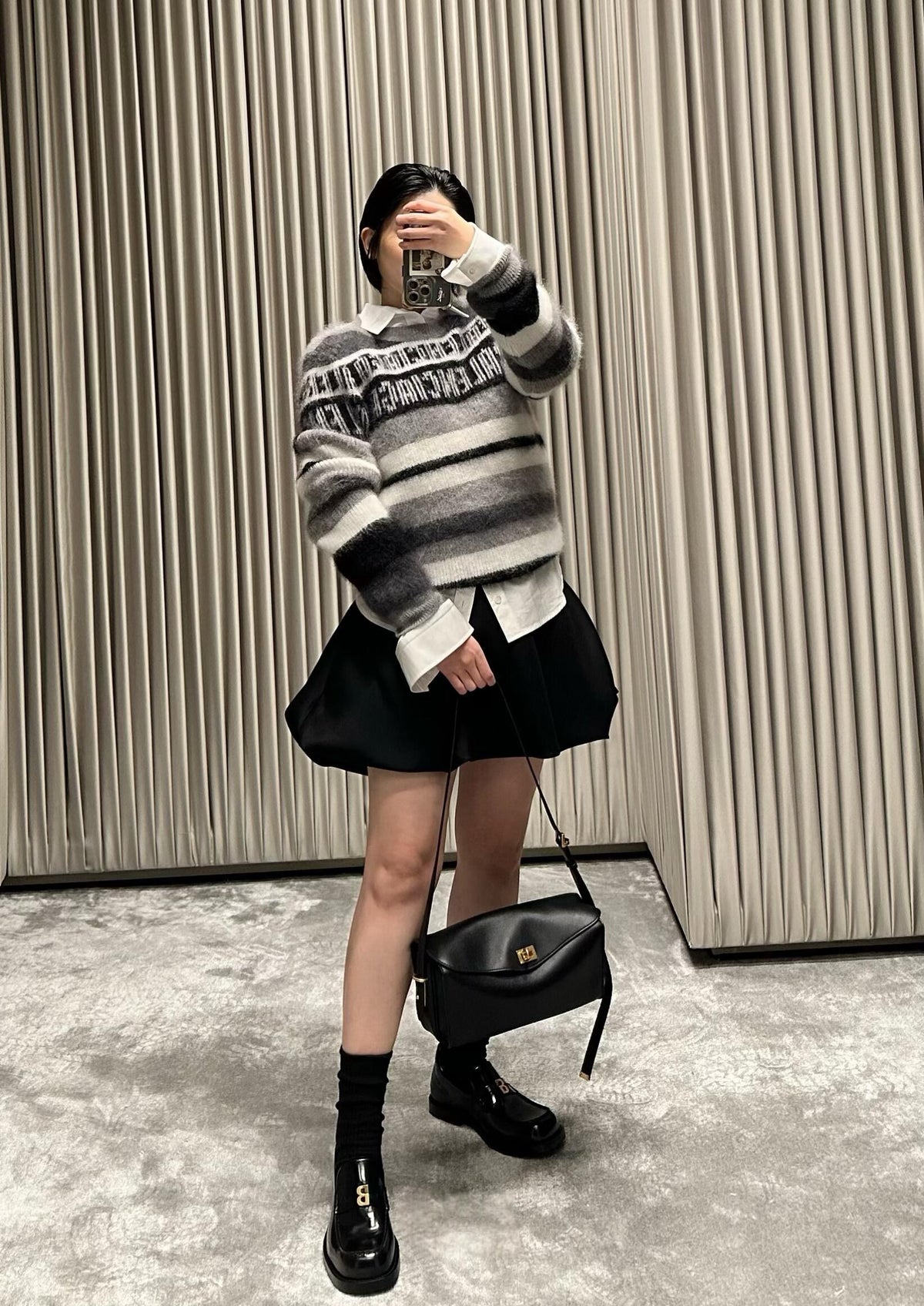 발렌시아가 레터 스트라이프 스웨터