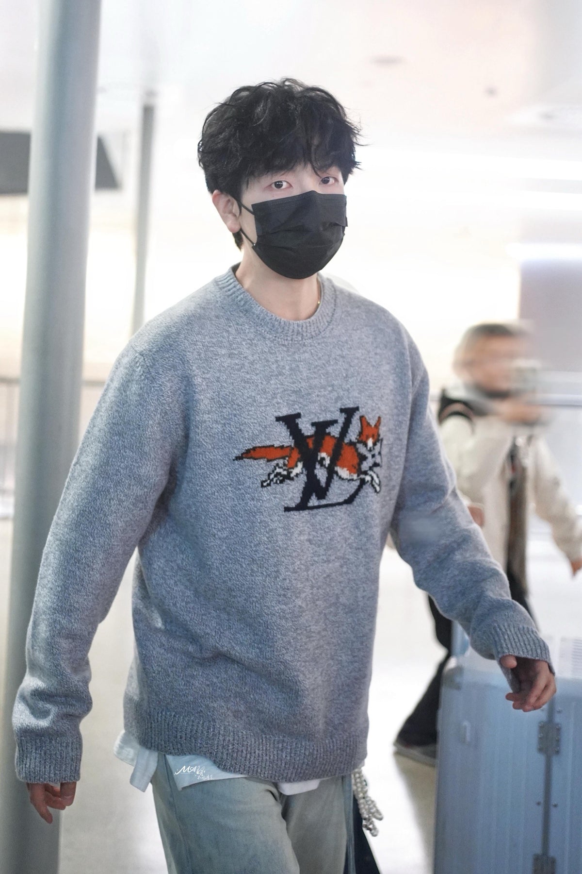 루이비통 청키 울 캐시미어 크루넥 니트