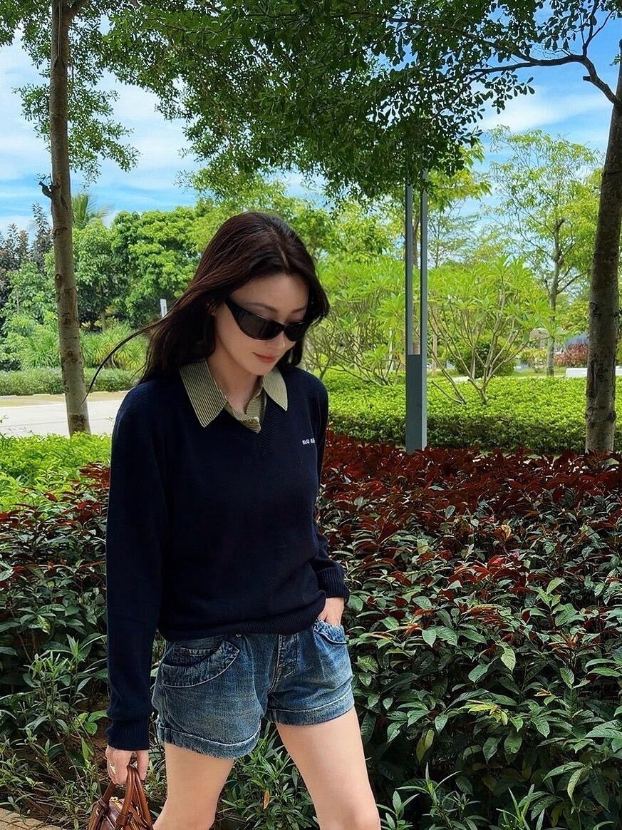 미우미우 레이어드 데이코레이티브 스웨터