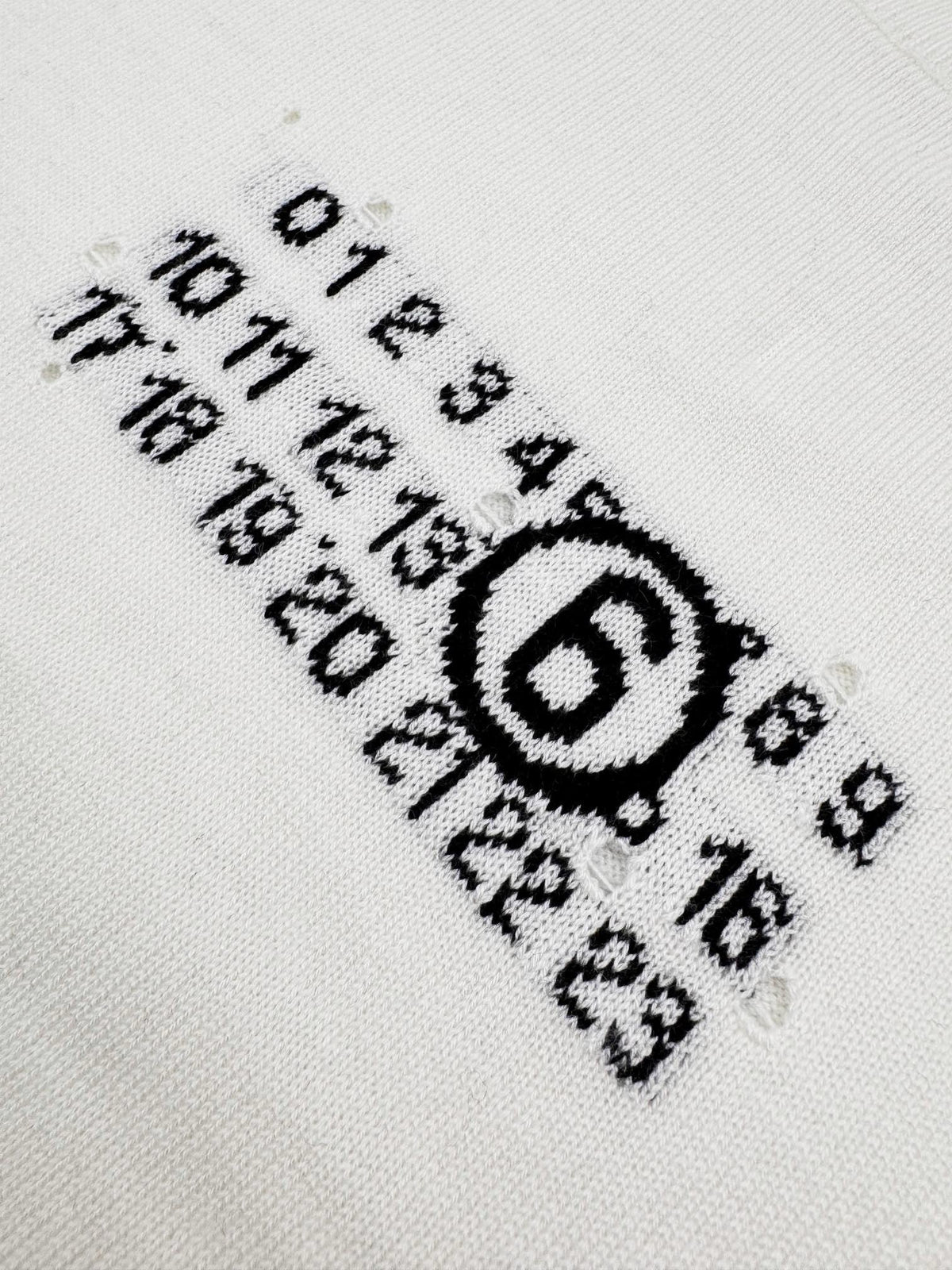 메종 마르지엘라 뉴메릭 크루넥 니트