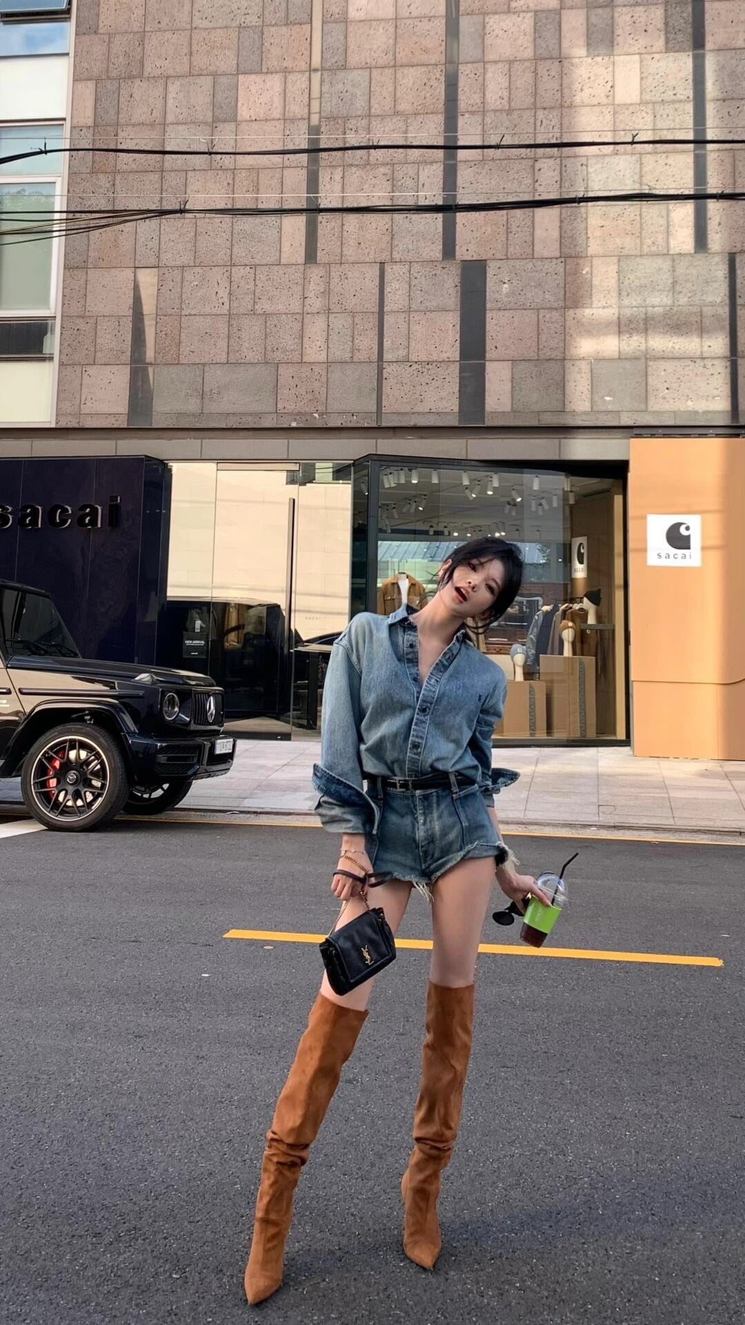 생로랑 로고 자수 워싱 데님 셔츠