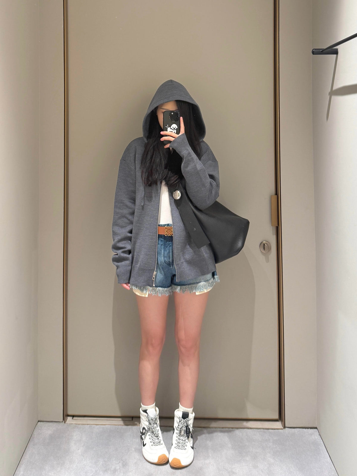 로에베 엠보 로고 집업 후드