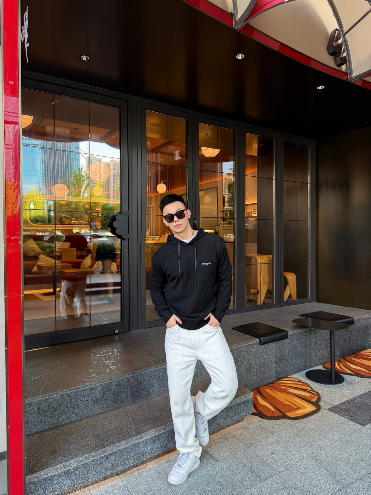 지방시 PARIS 자수 로고 후디
