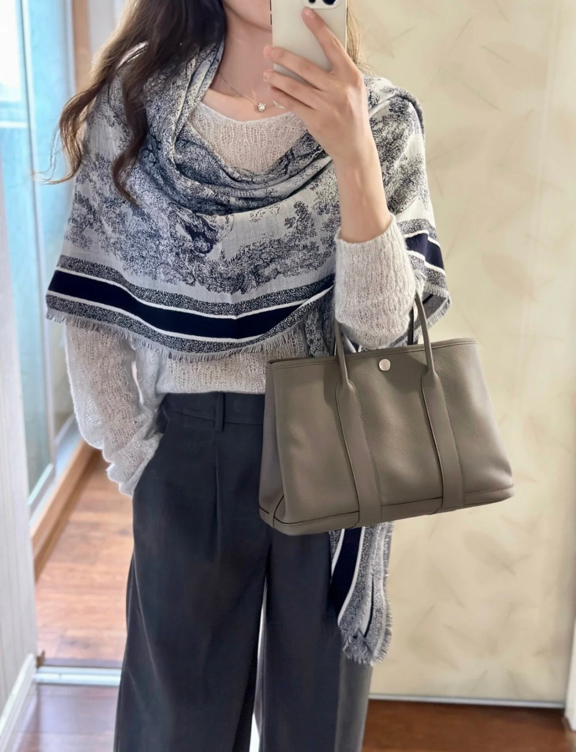 디올 숄