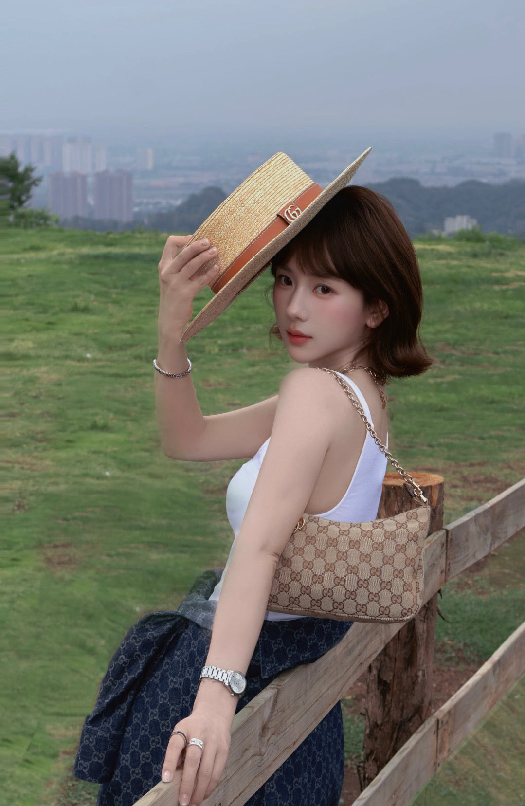 구찌 레이디 루네타 체인 스몰 숄더백