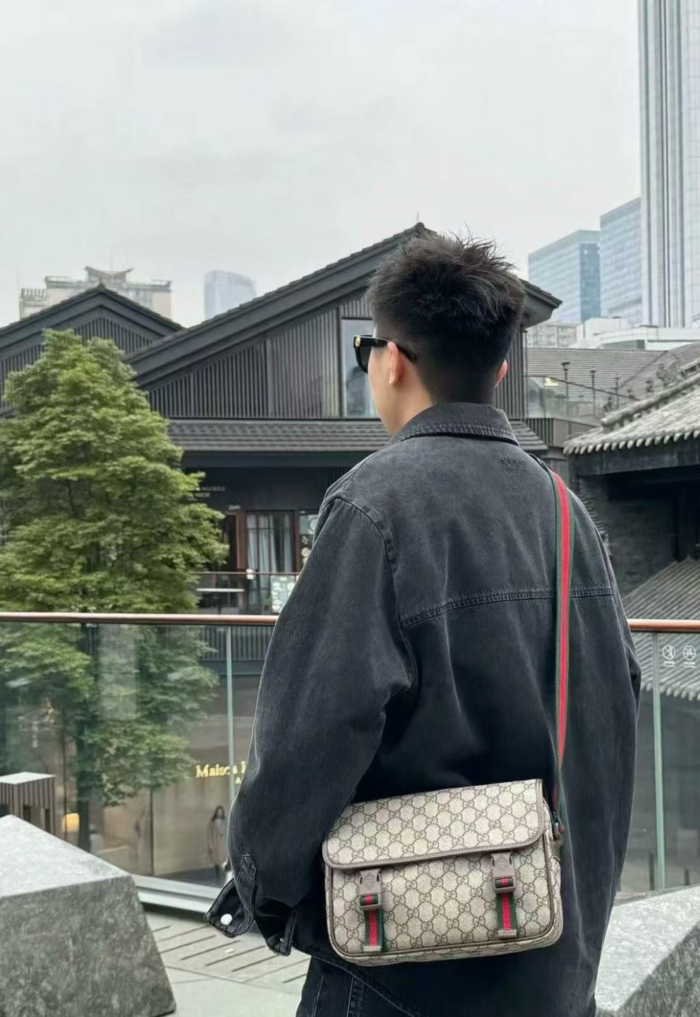 구찌 슈프림 스몰 메신저백