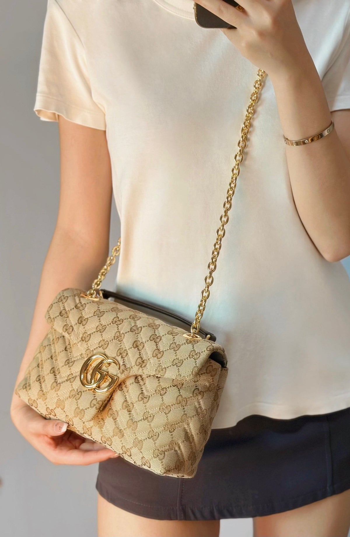 구찌 GG 마몬트 샌드 스몰 숄더백
