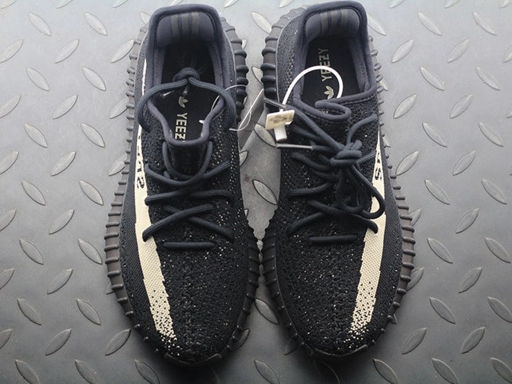 YEEZY 350 V2 오레오