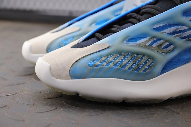 YEEZY 700 V3 아자레스