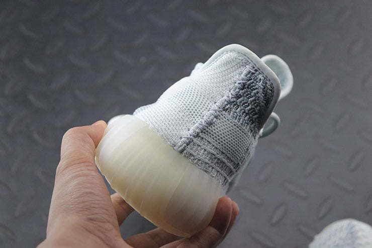 YEEZY 350 V2 클라우드 화이트 리플렉티브