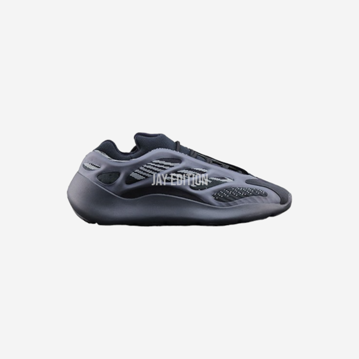 YEEZY 700 V3 알바, 크림 베이지 컬러와 조화로운 투톤 스캐폴드가 돋보이는 따뜻한 감성의 컬러웨이