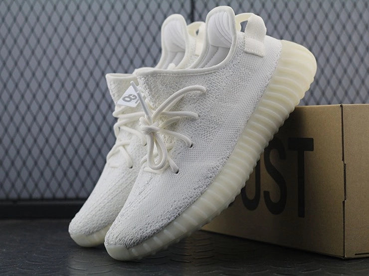 YEEZY 350 V2 트리플 화이트