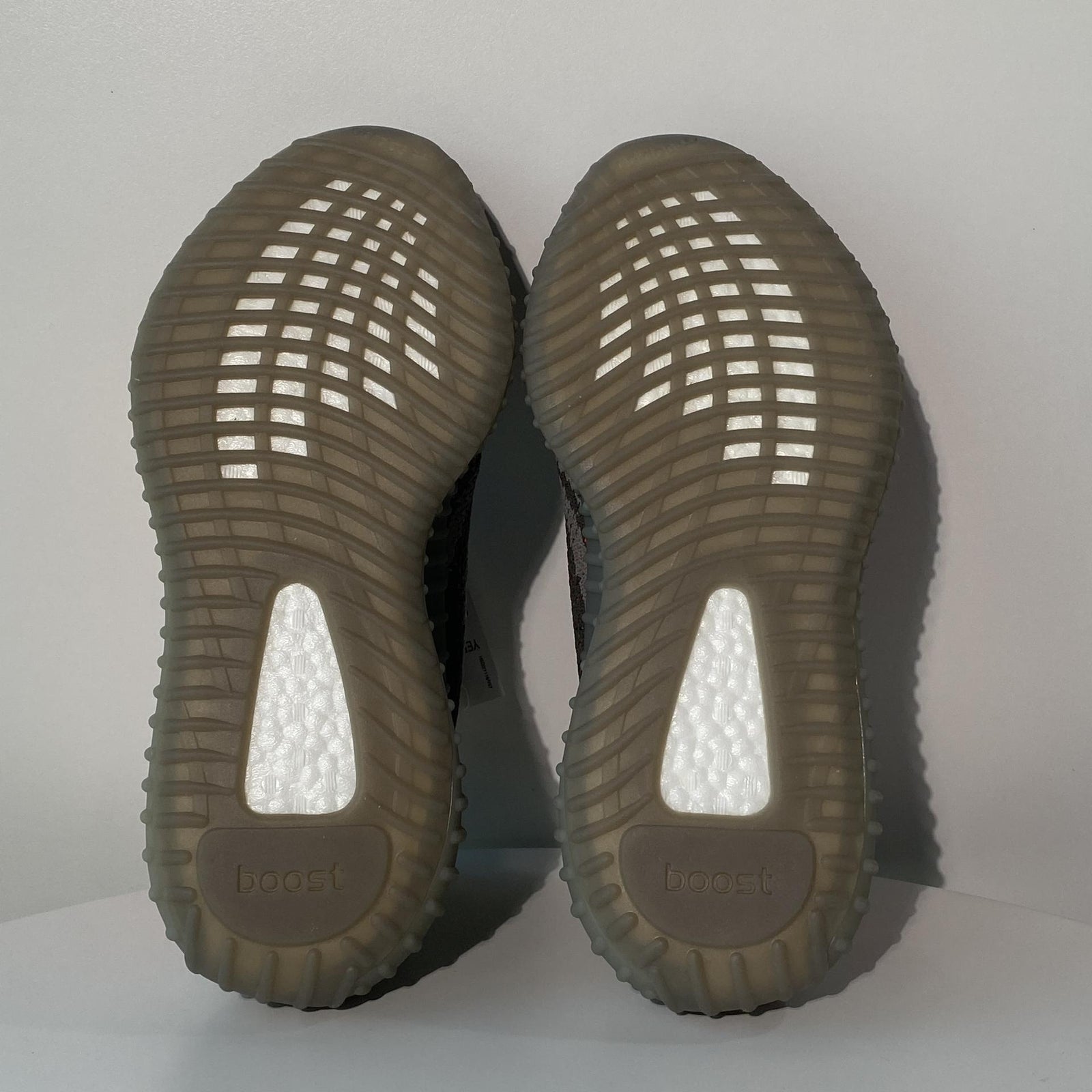 할인재고) YEEZY 350 V2 벨루가 솔라레드 리플렉티브 / 265사이즈
