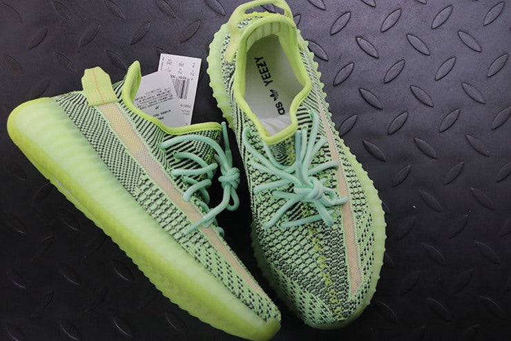 YEEZY 350 V2 이즈릴 리플렉티브