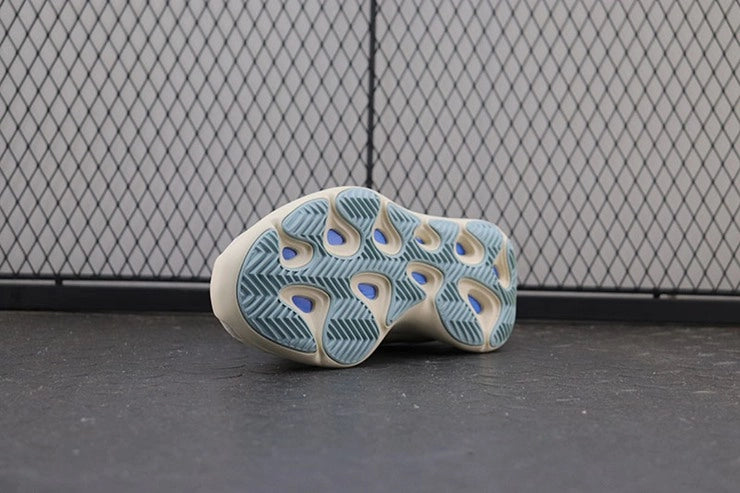 YEEZY 700 V3 아자엘