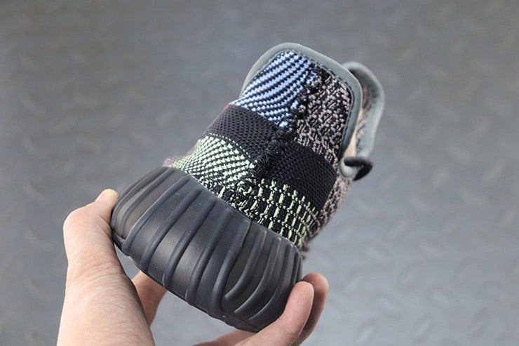 YEEZY 350 V2 예힐