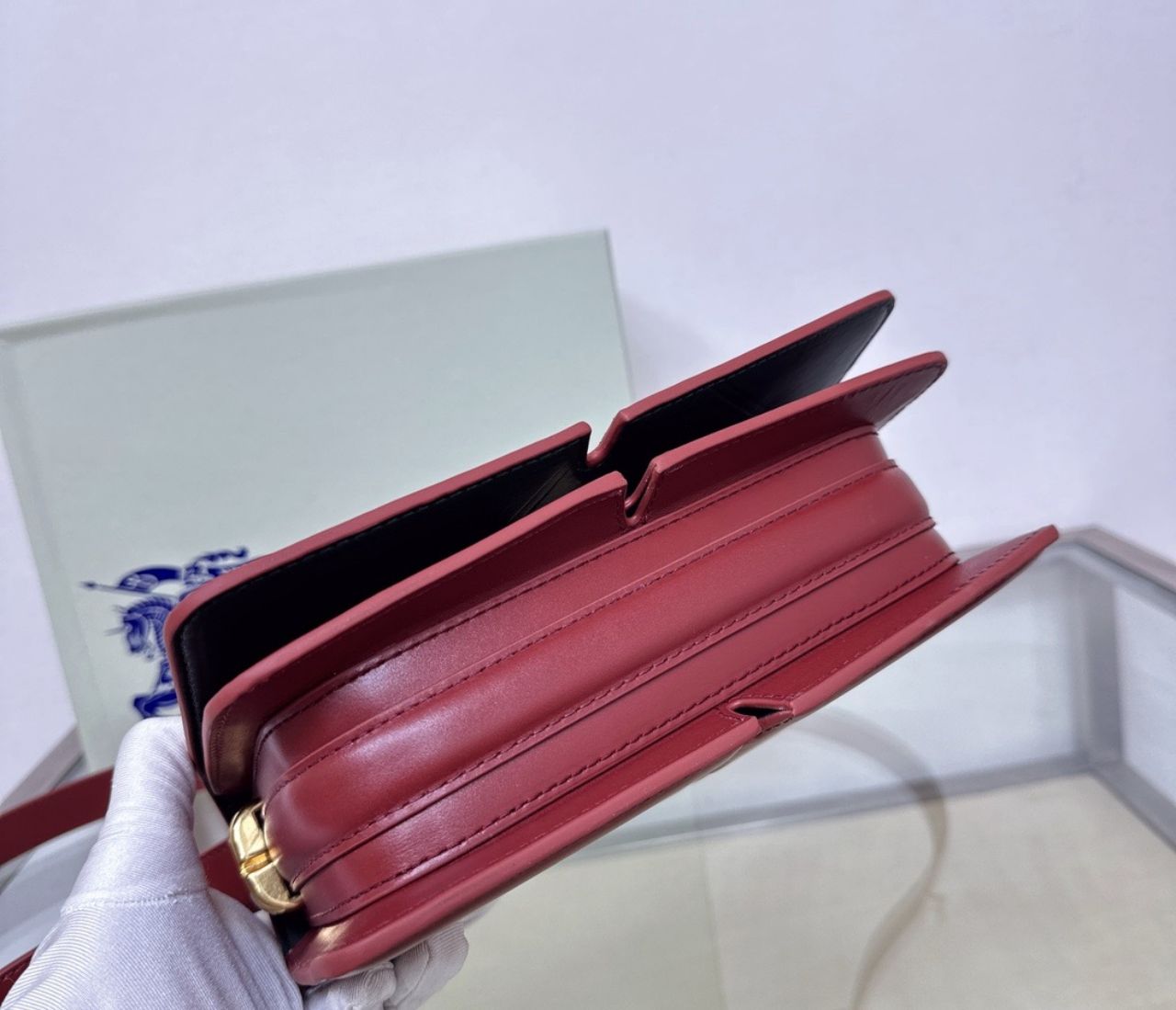 버버리 스닙백