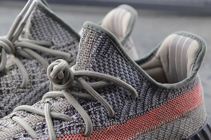 YEEZY 350 V2 애쉬스톤