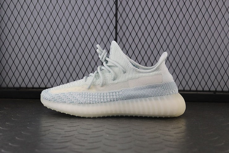 YEEZY 350 V2 클라우드 화이트