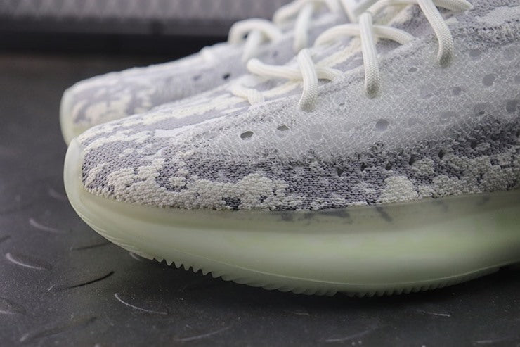 YEEZY 380 에일리언