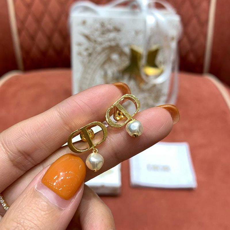 디올 귀걸이