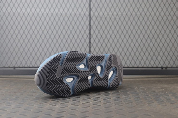 YEEZY 700 페디드 아주르