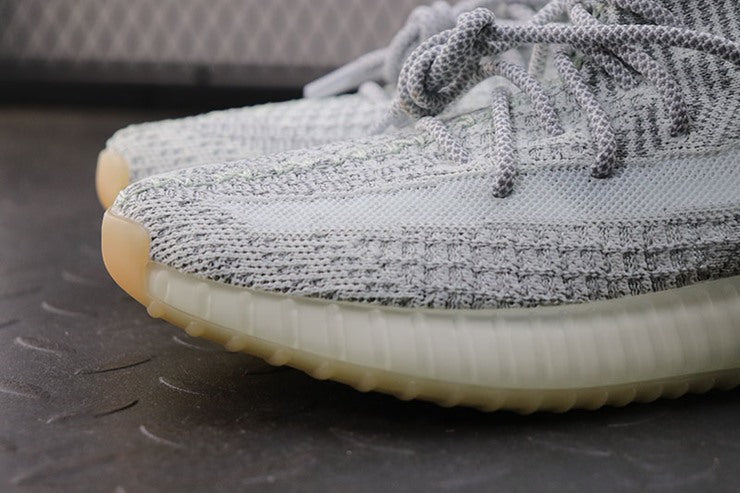 YEEZY 350 V2 예사야 리플렉티브