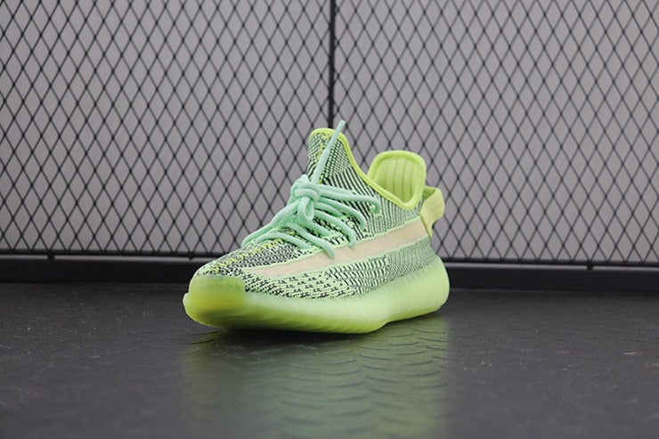 YEEZY 350 V2 이즈릴 리플렉티브