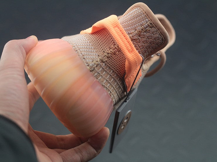 YEEZY 350 V2 클레이