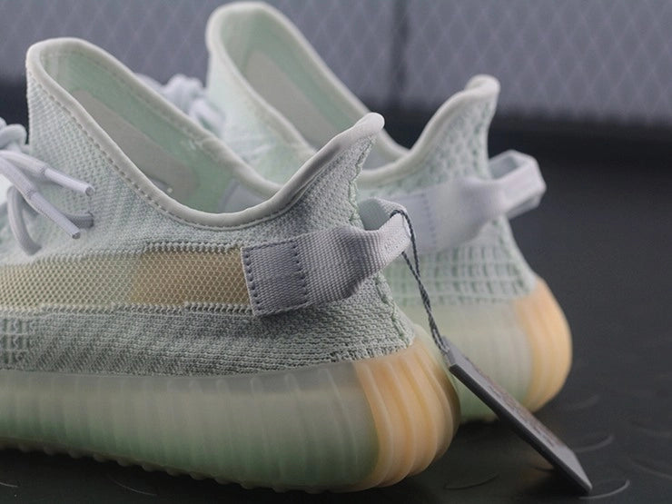 YEEZY 350 V2 하이퍼스페이스