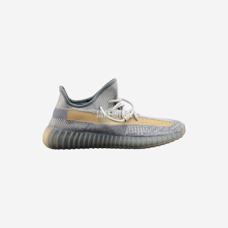 YEEZY 350 V2 이스라필, 옅은 블루 그레이와 웜 베이지 조합이 독특한 톤온톤 컬러웨이