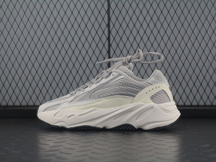 YEEZY 700 스태틱