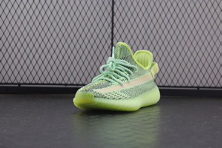 YEEZY 350 V2 이즈릴