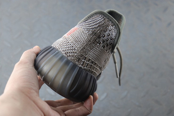 YEEZY 350 V2 애쉬스톤