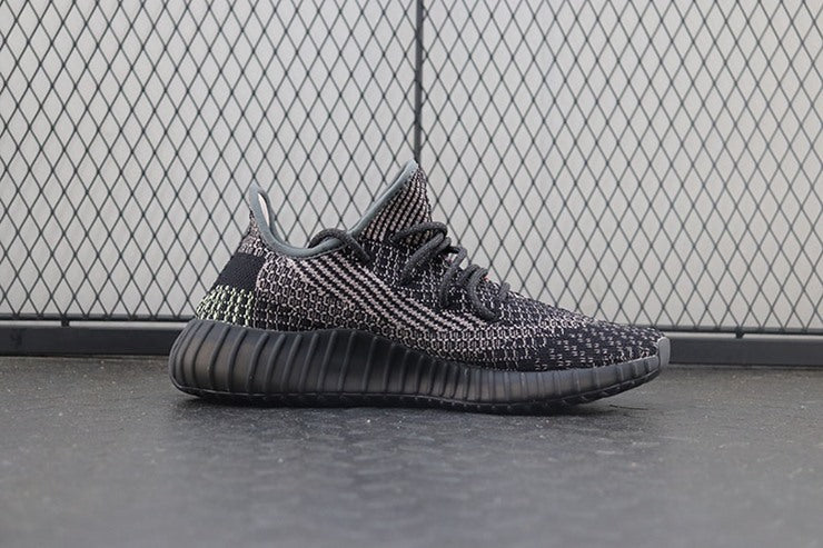 YEEZY 350 V2 예힐 리플렉티브