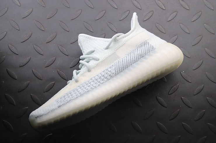 YEEZY 350 V2 클라우드 화이트 리플렉티브