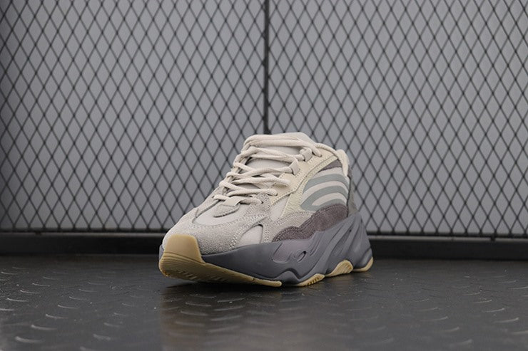 YEEZY 700 테프라