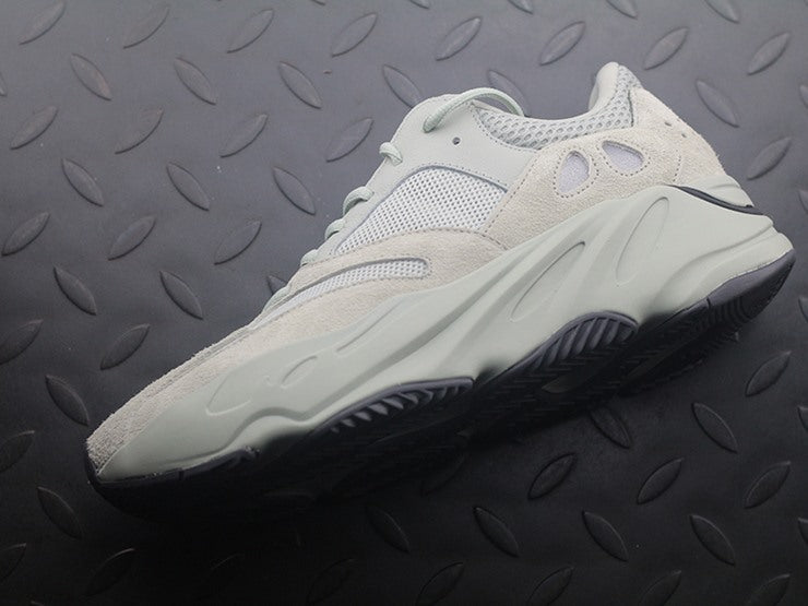 YEEZY 700 솔트