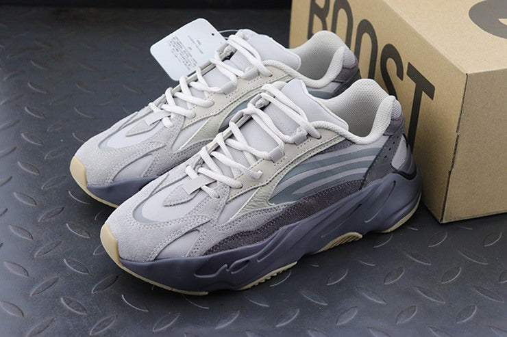YEEZY 700 테프라
